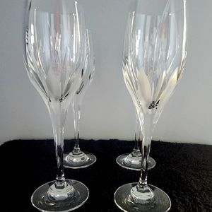 Mikasa Flame D'Amore Crystal Wine Glasses Set of 4